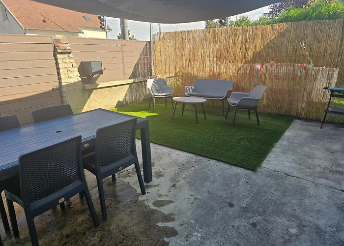 Jolie Maisonnette T2 Wifi Et Parking A Proximite