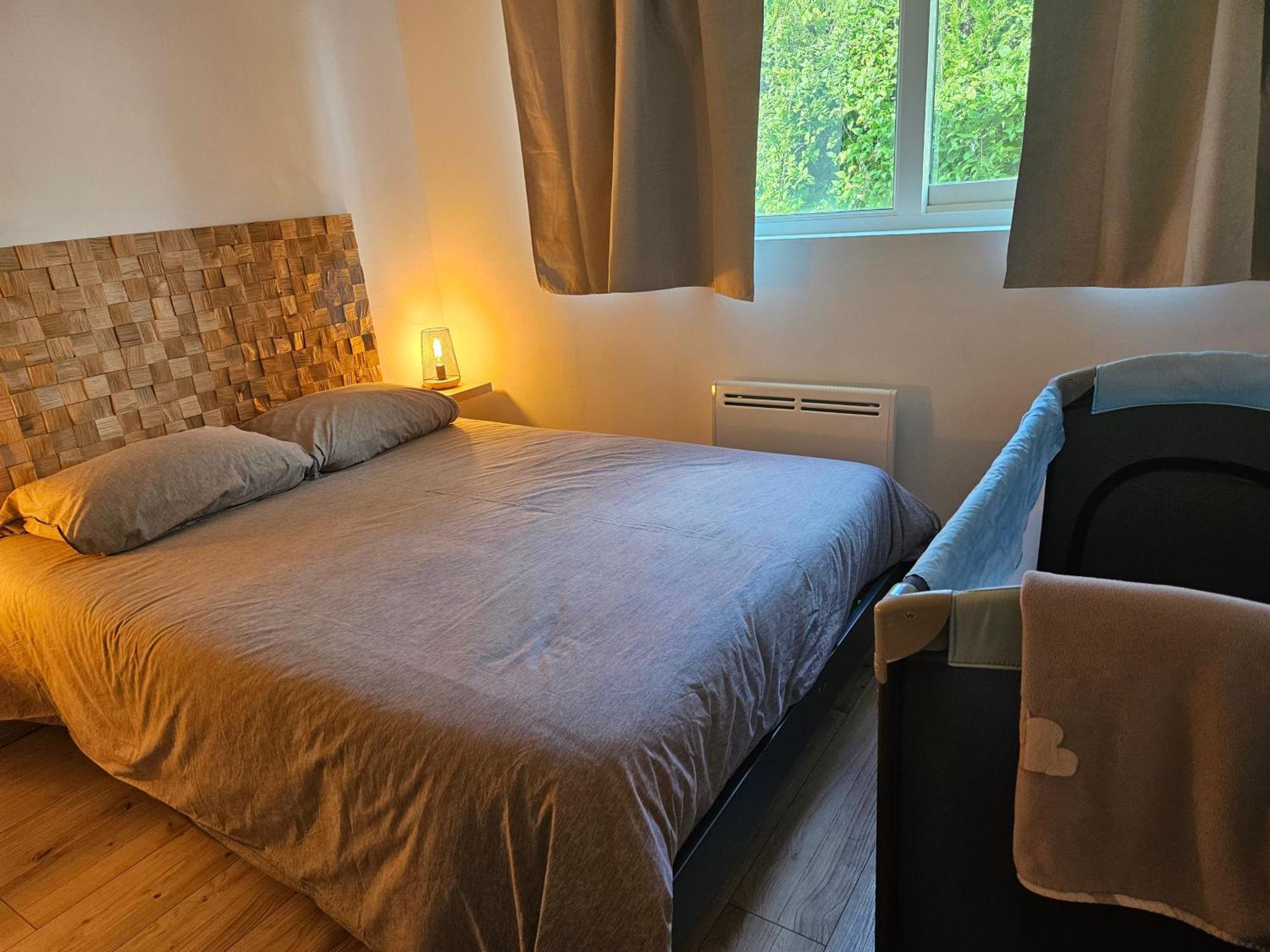 Jolie Maisonnette T2 Wifi Et Parking A Proximite Hébergement de vacances Saint-André-les-Vergers